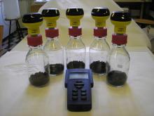 Zárt palackos talajlégzés mérésére szolgáló rendszer